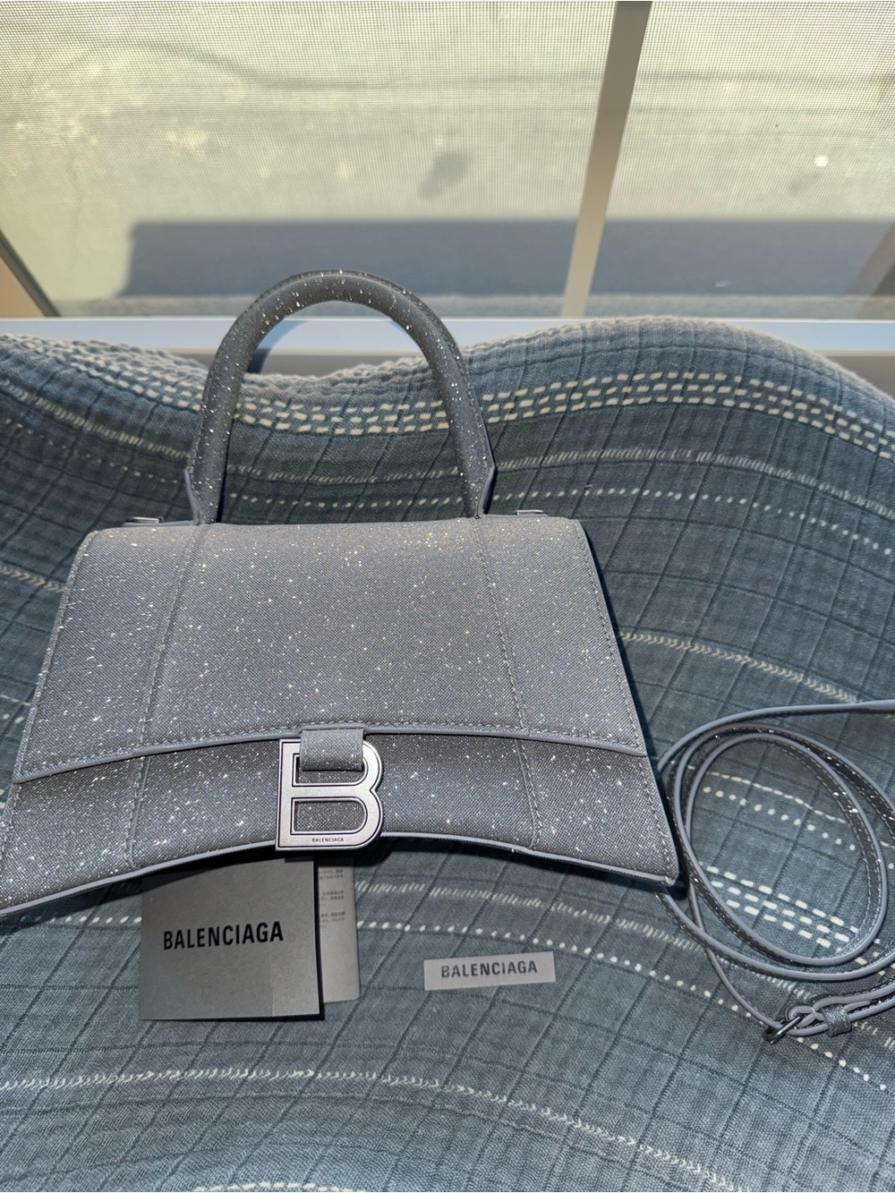 BALENCIAGA
Silver Glitter Fabric Hourglass Small Top Handle Bag - Picture 5 of 9